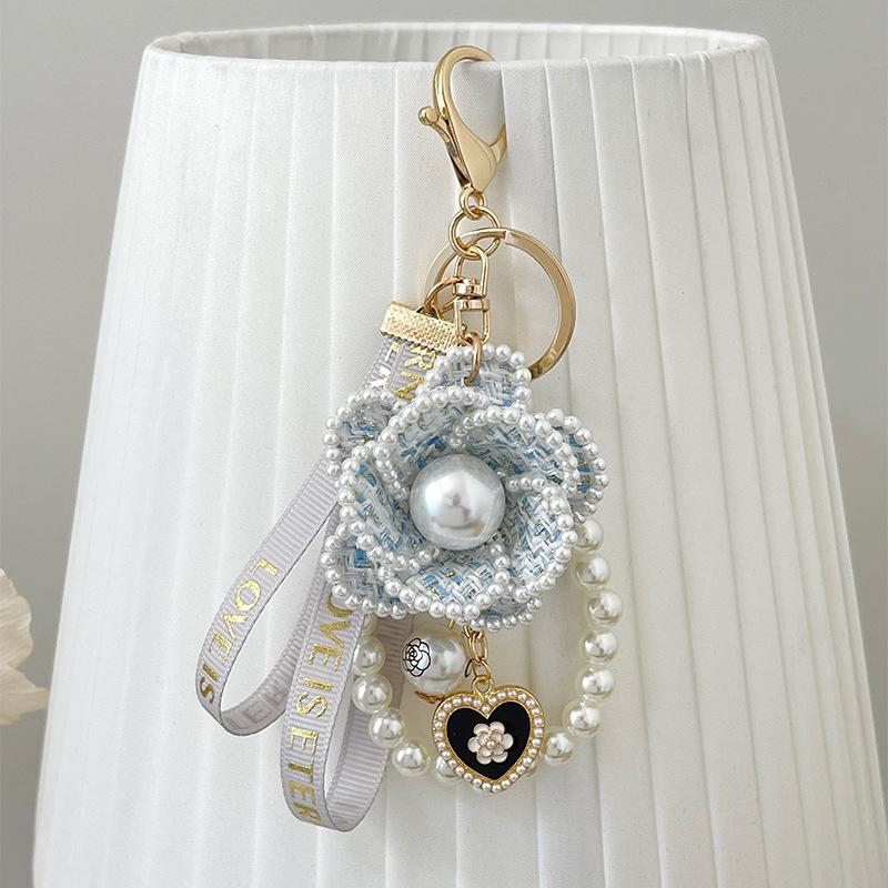 Fashion Boutique Jewelry Pearl Chain Handmade Camellia Flower Keychain Car Key Ring Bag Pendant Accessories Women Keyring Gift