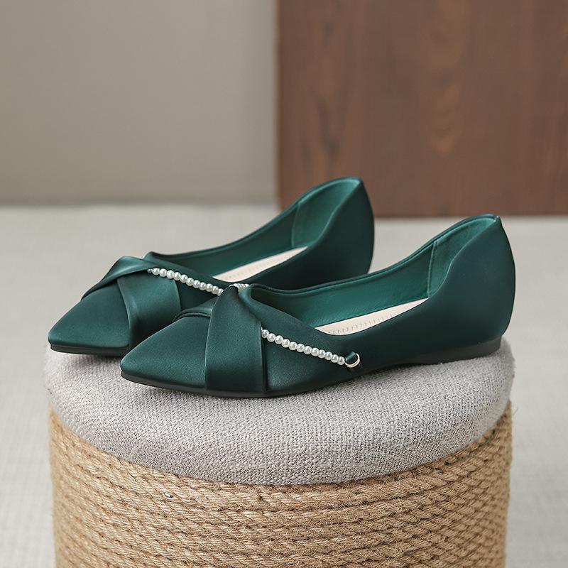 

Huiliya pointed single shoes new soft leather soft bottom pearl shallow mouth gentle flat bottom fairy wind ladyshoes D833-387 40 зелёный