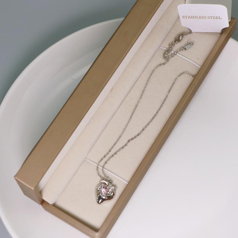 European & American Stainless Steel Strawberry & Peach Heart Women's Clavicle Necklace