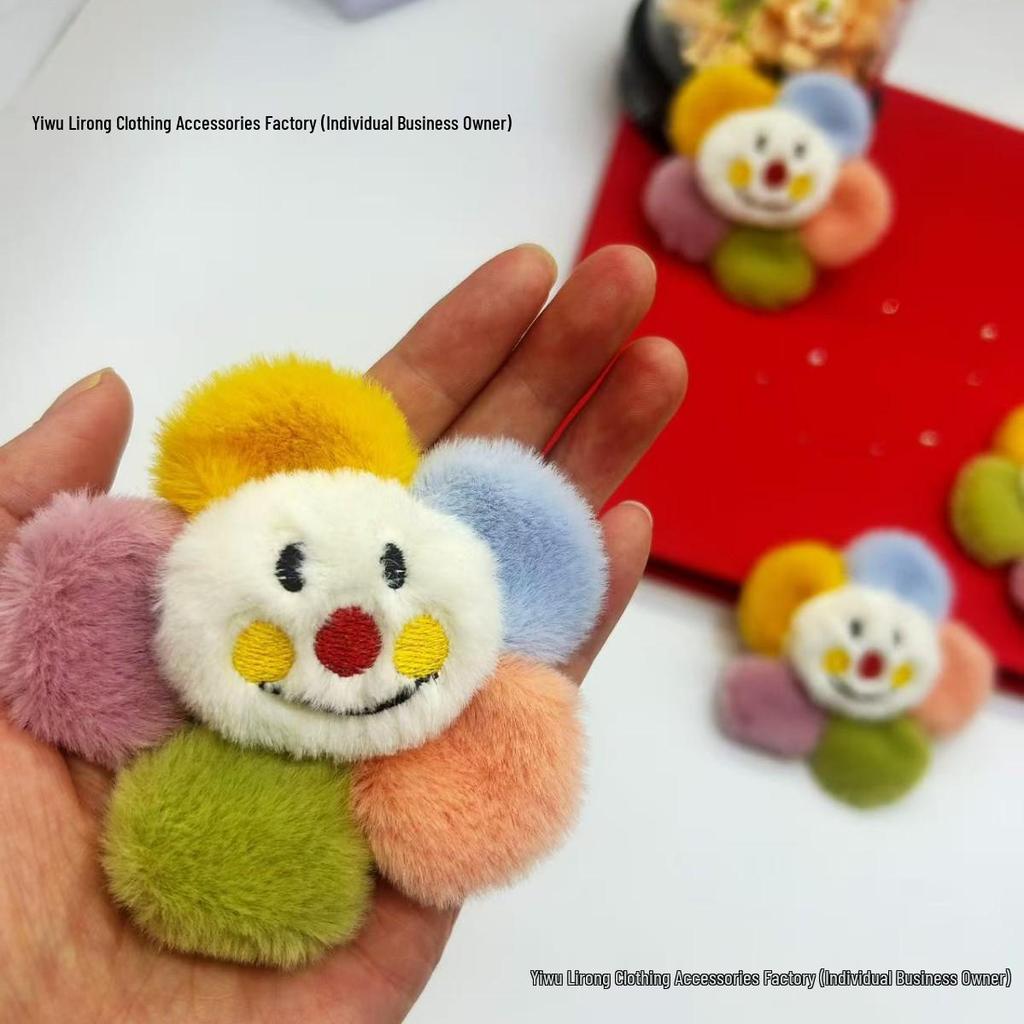 Colorful Cartoon Sunflower Plush Brooch: Five-Petal Flower Accessories for Bags, Shoes, Socks