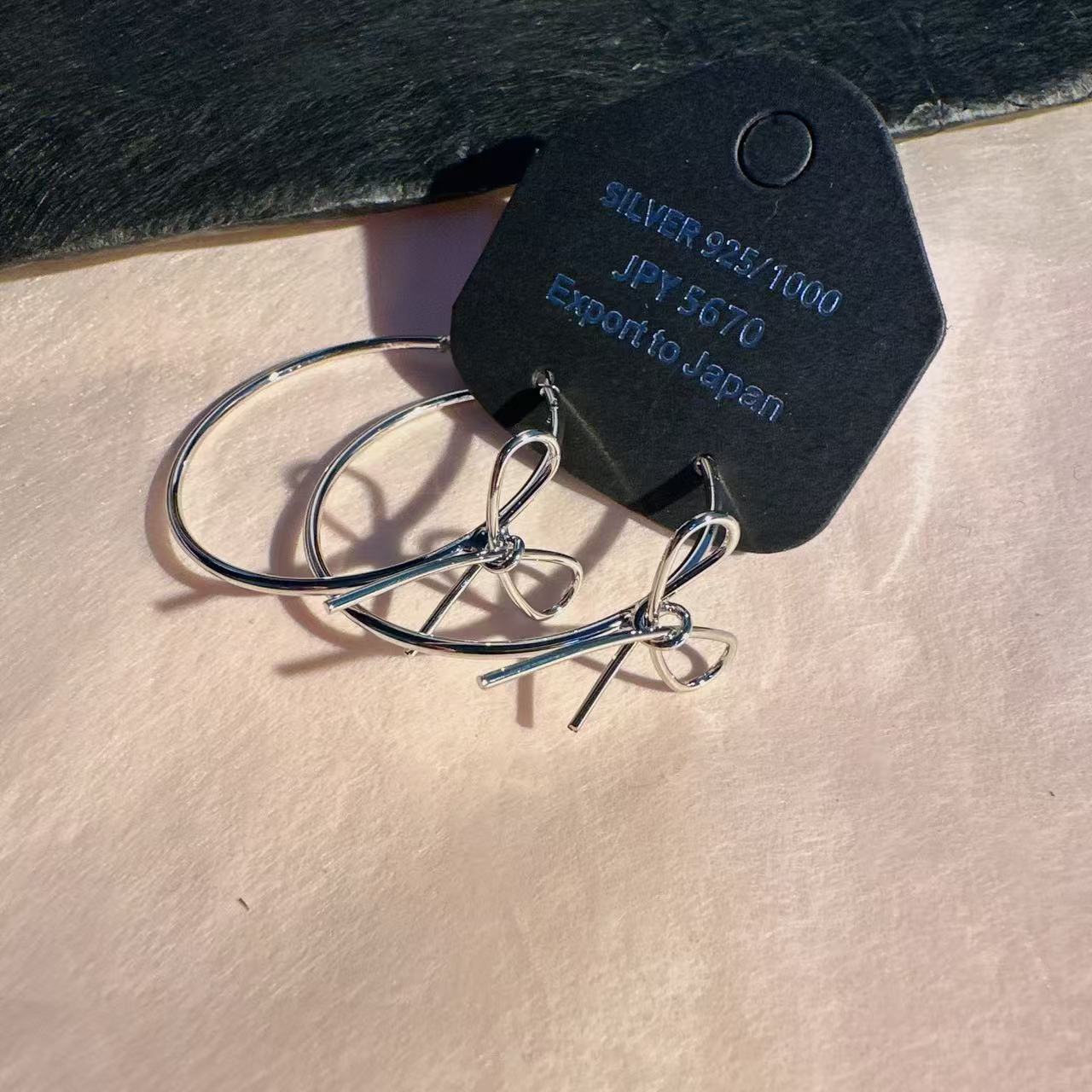 

Серьги-бантики в форме круга Премиум-серьги из преувеличенного металла Милые серьги серебряный