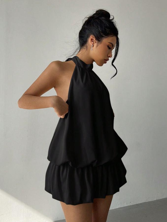 Scharfes Mädchen Neckholder Crop Top mit Rückenschnürung & Flauschiges kurzes Rock Set