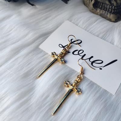 European and American New Alloy Dagger Earrings, Temperament Long Retro Personalized Creative Earrings