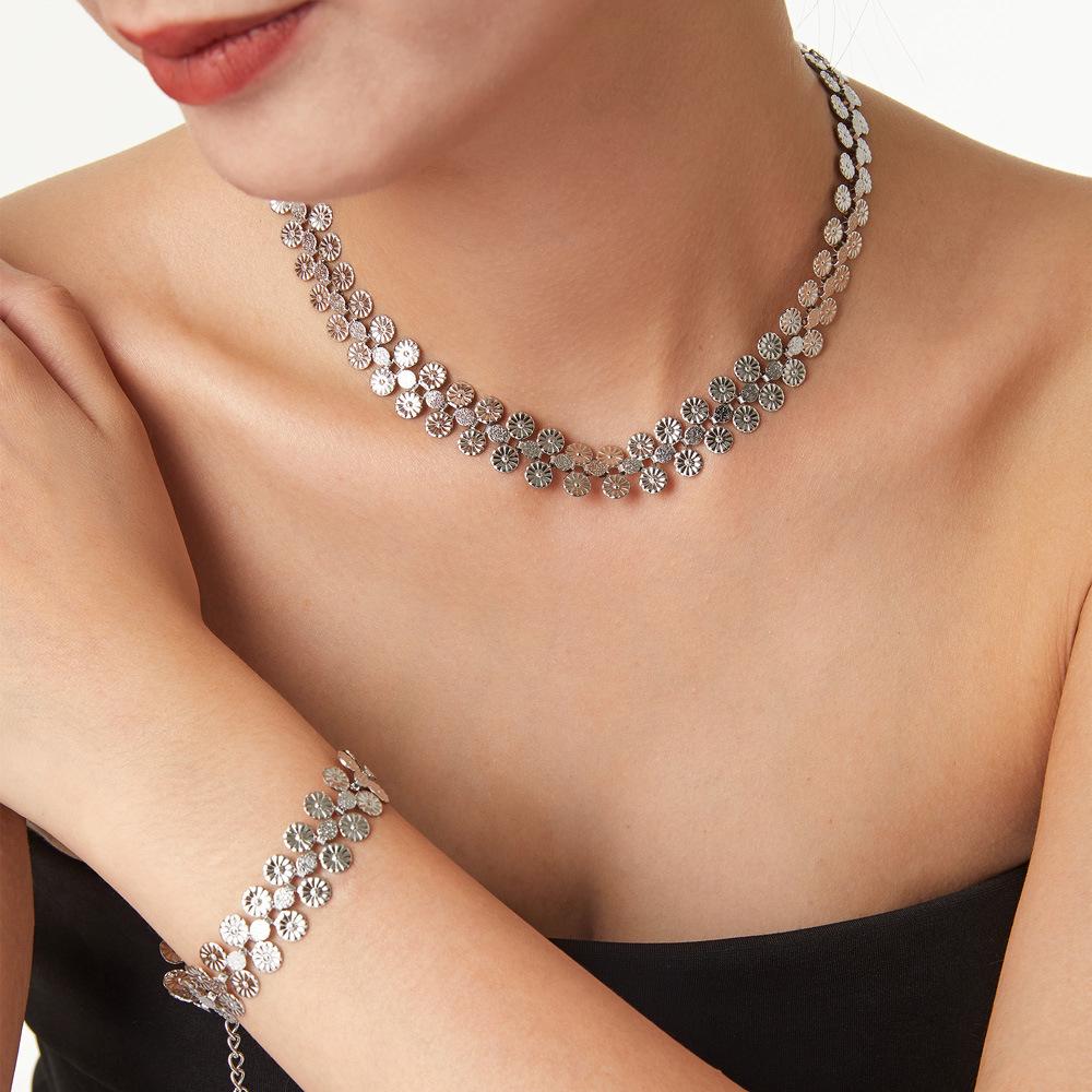 Chic Retro Floral Necklace & Sun Pattern Bracelet - Versatile, Light Luxury Accessories for Women