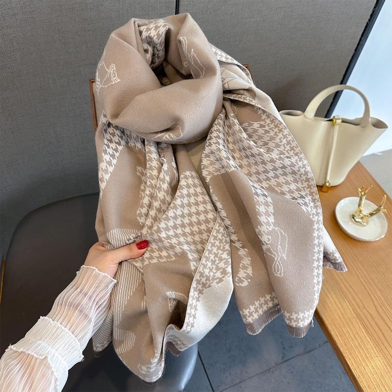 Classic imitation cashmere high-end scarf retro horse single-sided printing scarf autumn and winter thickened scarf shawl