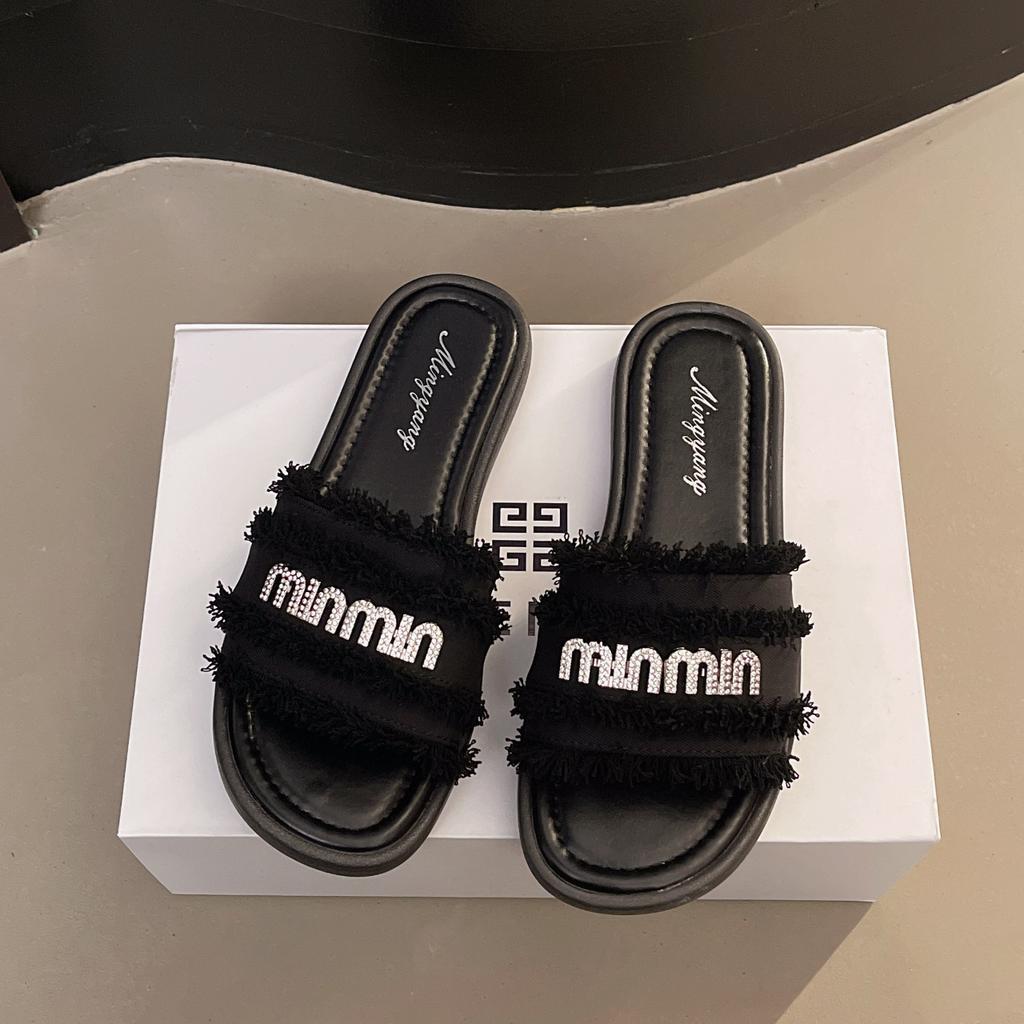 Beautiful small fragrant wind thick bottom cool slippers women's summer wear 2025 new models with skirts fashion Internet celebrity beach one-wo