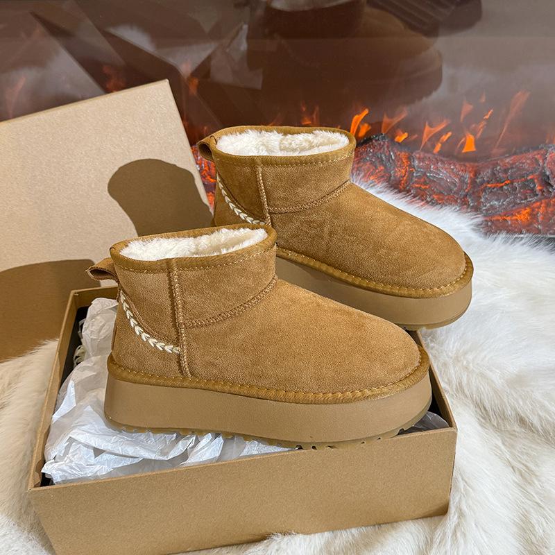 Northeast retro velvet non-slip thick-soled snow boots women's 2025 new winter wear versatile thickened warm cotton shoes