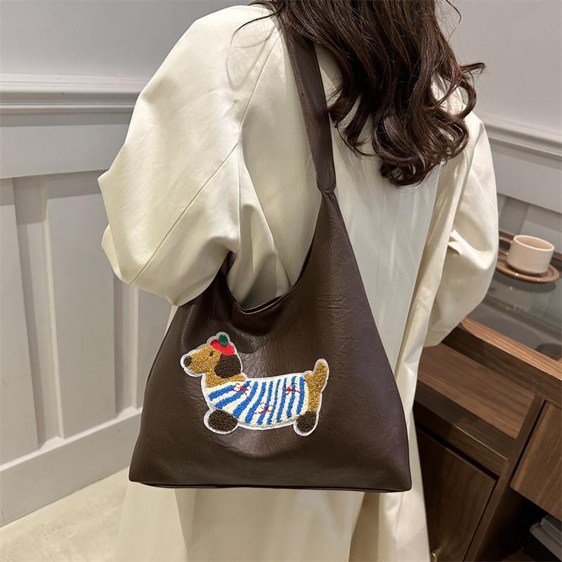 Large Fashionable Capacity Shoulder Tote Bag For Women Soft Pu Material Chic Design