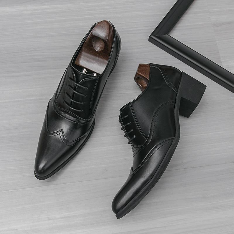 

Gentleman Pointed Toe Lace Up Patent Leather Dress Brogues Casual Oxford Shoes For Men Brand Wedding Homecoming Footwear 38 чорний