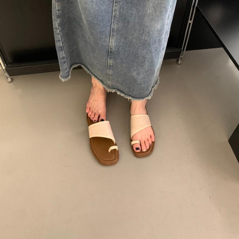 Fashion 2025 New Minimalist Style Open Toed Flat Bottom Versatile Casual Vacation Outfit with Toe Out Flip Flops