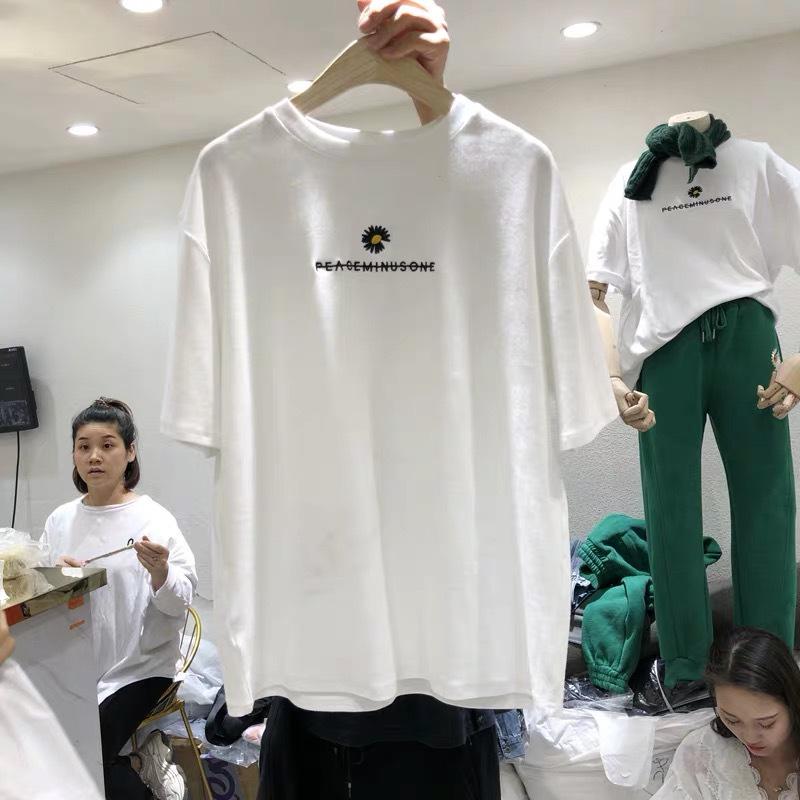 

Футболка для женщин, новая летняя свободная корейская версия с вышитыми маленькими хризантемами, студенческий топ с короткими рукавами, женская одежда большого размера 2XL белый