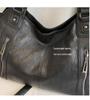 2025 Trendy Women's Retro-Style Tote: Large Capacity, Simple, Versatile, Single Shoulder & Crossbody Handbag.