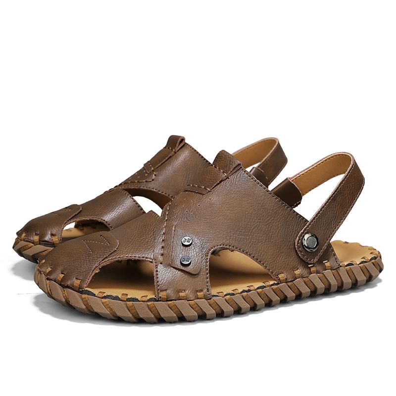 Hot selling men's slippers and sandals in summer  Breathable an comfortable casual men's  New outdoor walking  SANDALS  shoes