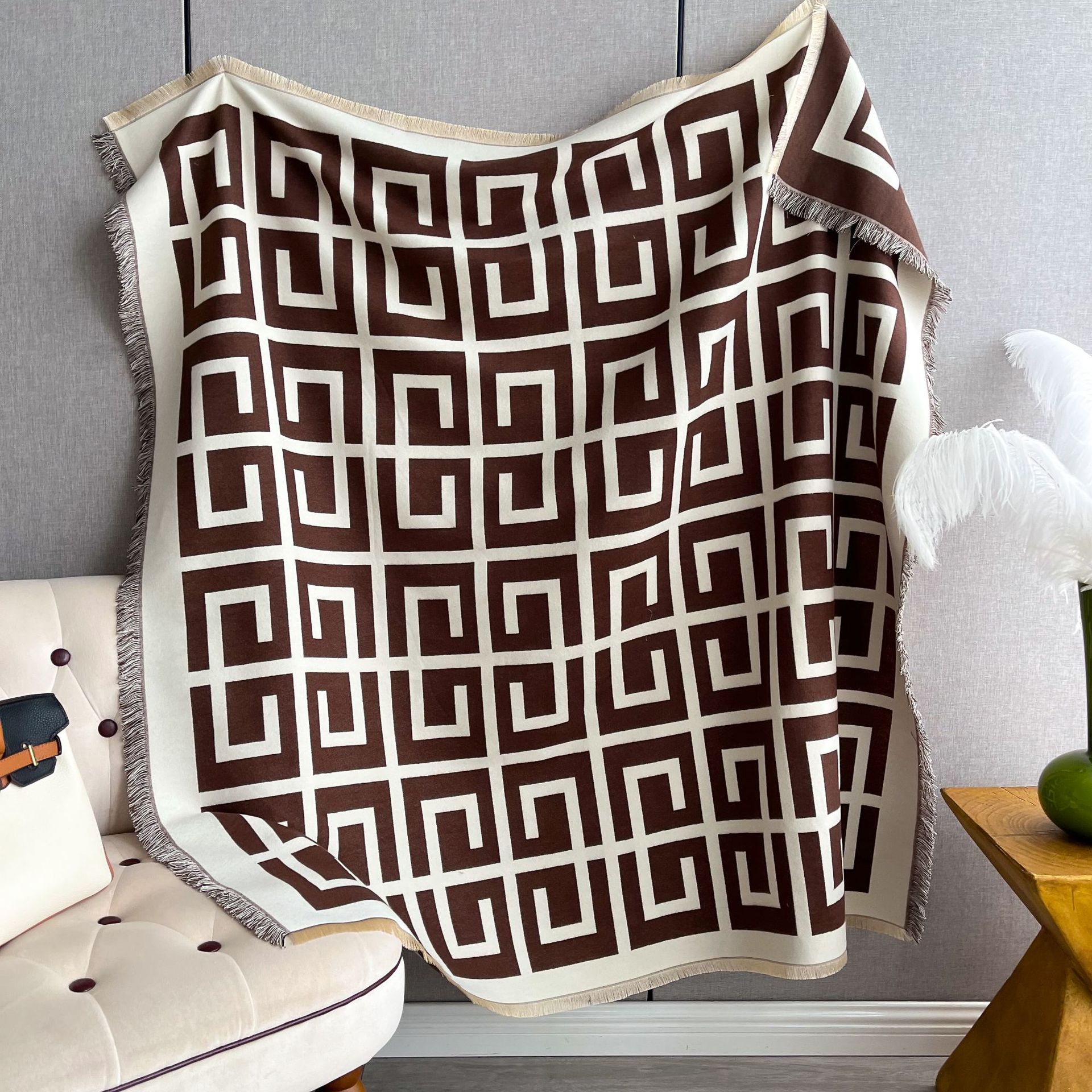 

Korean Version Scarf Women S Versatile Double-Sided Fringed Imitation Cashmere Shawl Fashion Printing Thickened Warm Scarf 130*130cm