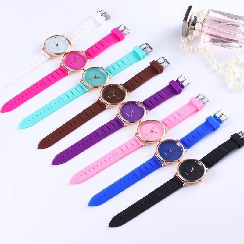Trendy Silicone Quartz Wristwatch for Couples & Students - Simple Fashion Design for Women