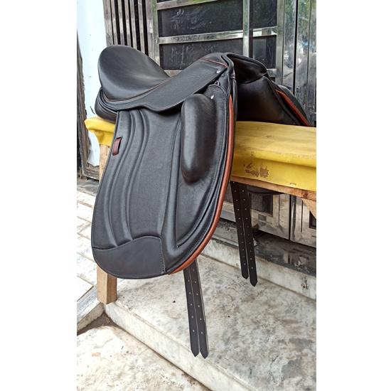 Leder Dressursattel Monosattelblatt mit wechselbaren Kopfeisen – Elegantes Cantle-Design