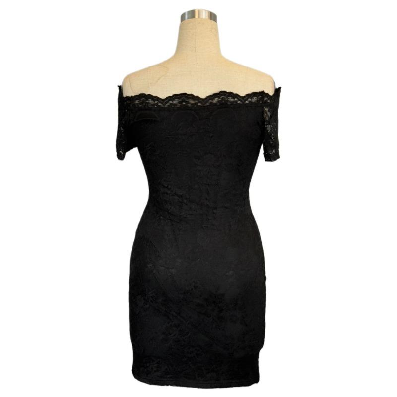 Ein Sommer-One-Shoulder-Off-Shoulder-Damenkleid, das schlank macht und elegant ist, mit einem hüftbetonenden Look