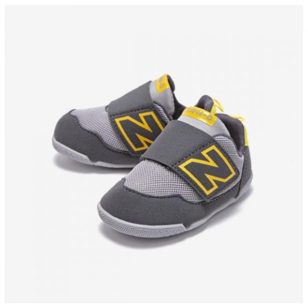 

New BalanceNew Balance M Kids Sneakers BQC NKPMCF327G15 Kids Shoes IONEWBSB