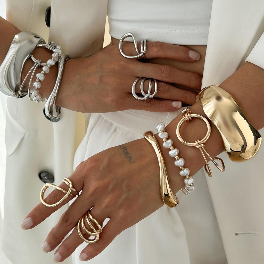 Bracelet Hot-selling ring African wide bracelet, fashionable imitation pearl irregular bracelet jewelry