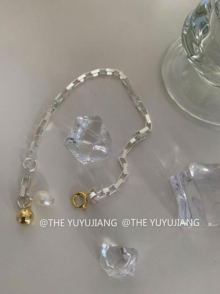 Round Bead Bear & Balloon Dog Bracelet: Women's Hip Hop Wristband
