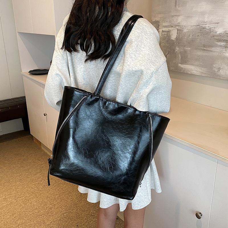 Fashion Large Capacity Red Tote Bags For Women  New Shopping Travel Single Shoulder Handbags Simple Casual Students Backpack