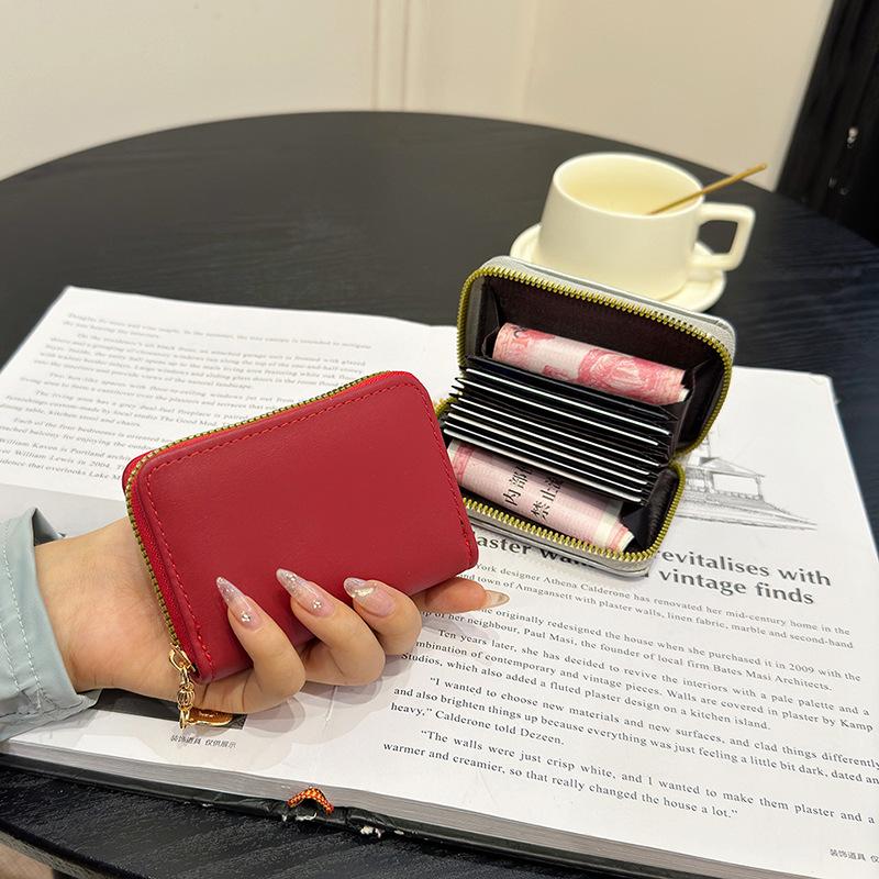 Women’s Zipper Short Wallet Crocodile Embossed PU Leather Large Capacity Card Holder Coin Purse Zip Around Wallet