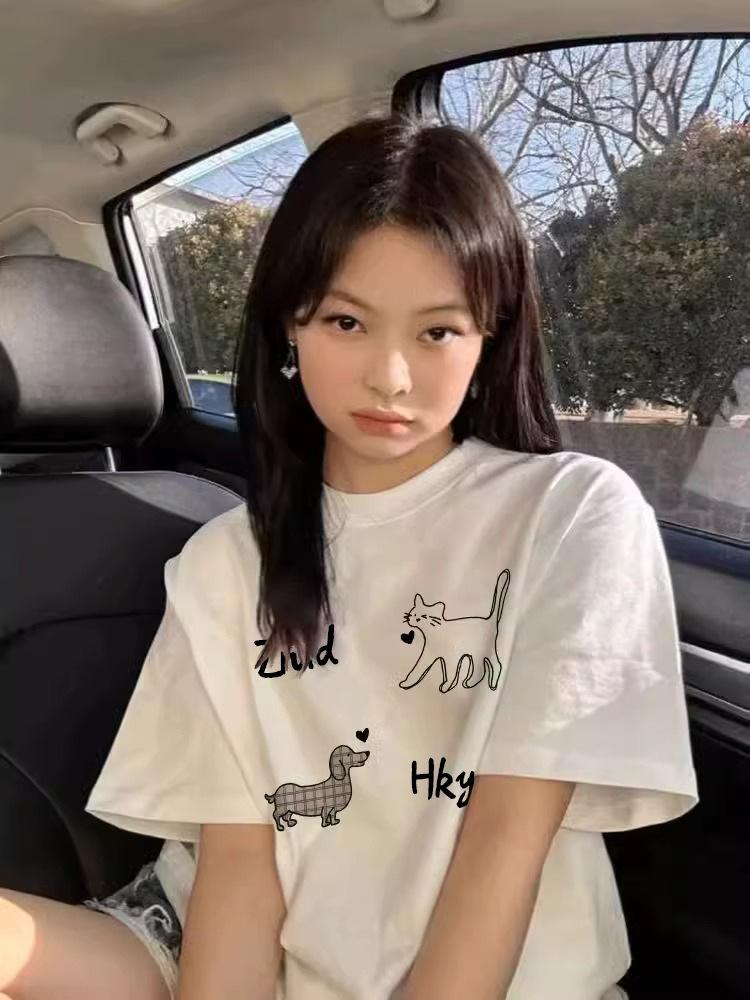 Chic White Short Sleeve Women's T-Shirt with American Print Design