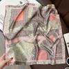 111% Mulberry Silk Geometric Pattern Silk Silk Scarf Women Commute To Work Versatile Scarf Suit Shirt with Square Scarf