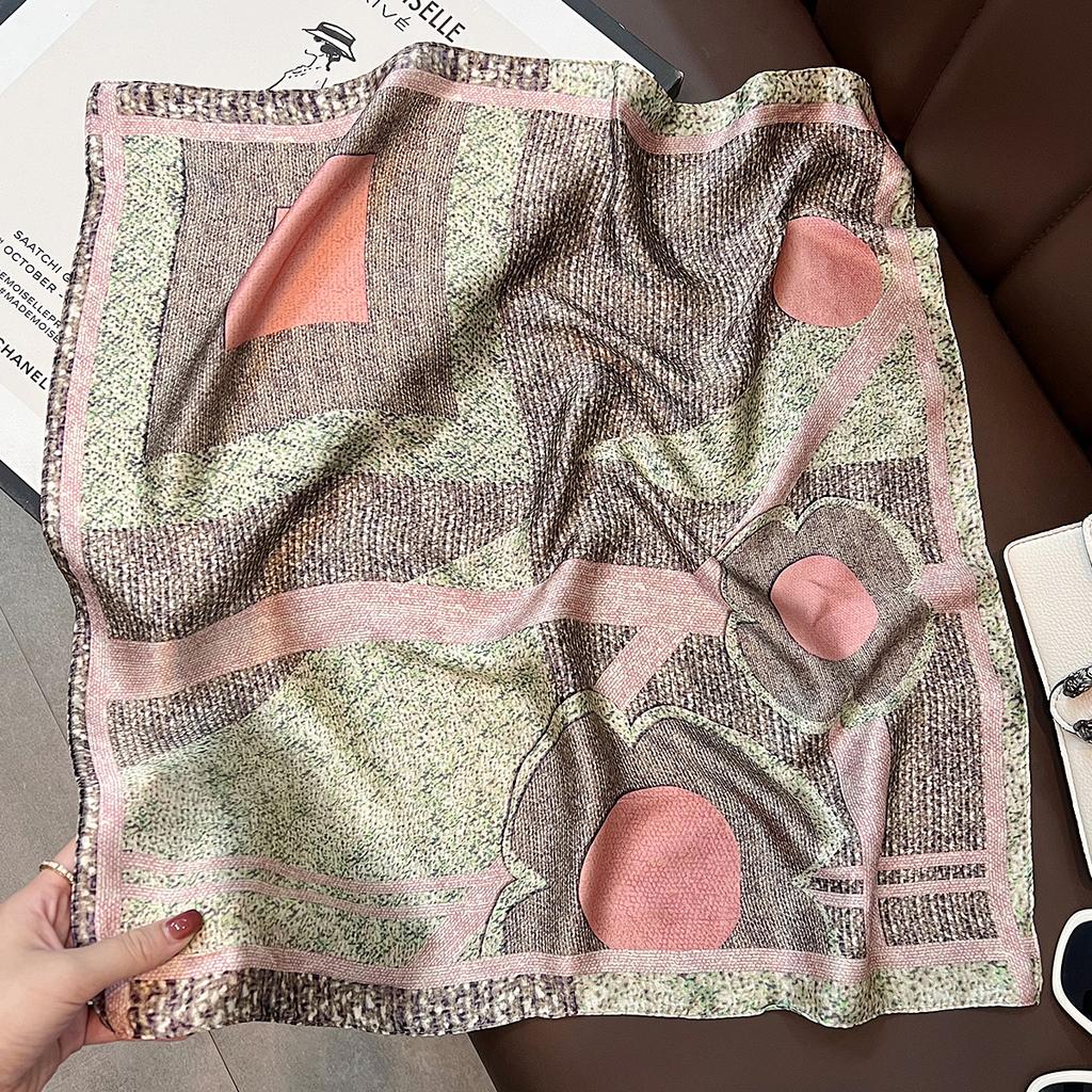 111% Mulberry Silk Geometric Pattern Silk Silk Scarf Women Commute To Work Versatile Scarf Suit Shirt with Square Scarf