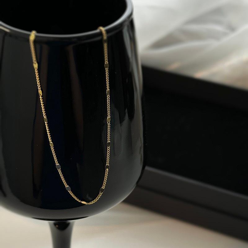 Sparkling 18K Gold Plated Sterling Silver Sequin Necklace with French Clavicle Chain Design