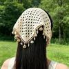 Handgehäkeltes Hohl-Dreieck-Bandana mit Muschelquasten, Boho-Stil, Kopftuch für Damen, Strandurlaub, Sonnenschutz-Dekoration