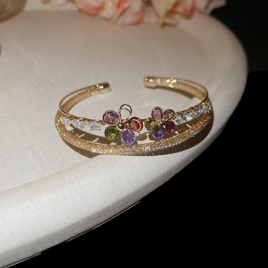 Super Flash Zircon Round Heart-shaped Flower Multi-layer Open Bracelet Exquisite and Beautiful Bracelet Light Luxury Jewelry Women