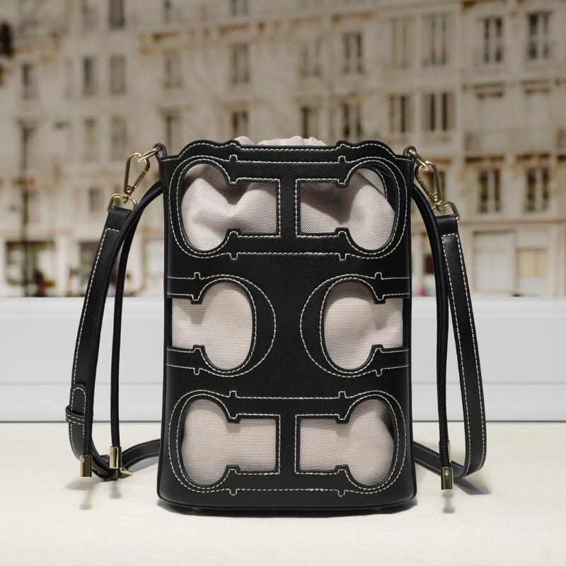 

Hollow design trend daily versatile women s new bag double-layer drawstring women s shoulder messenger bag length 19cm, width 10.5cm, height 29cm