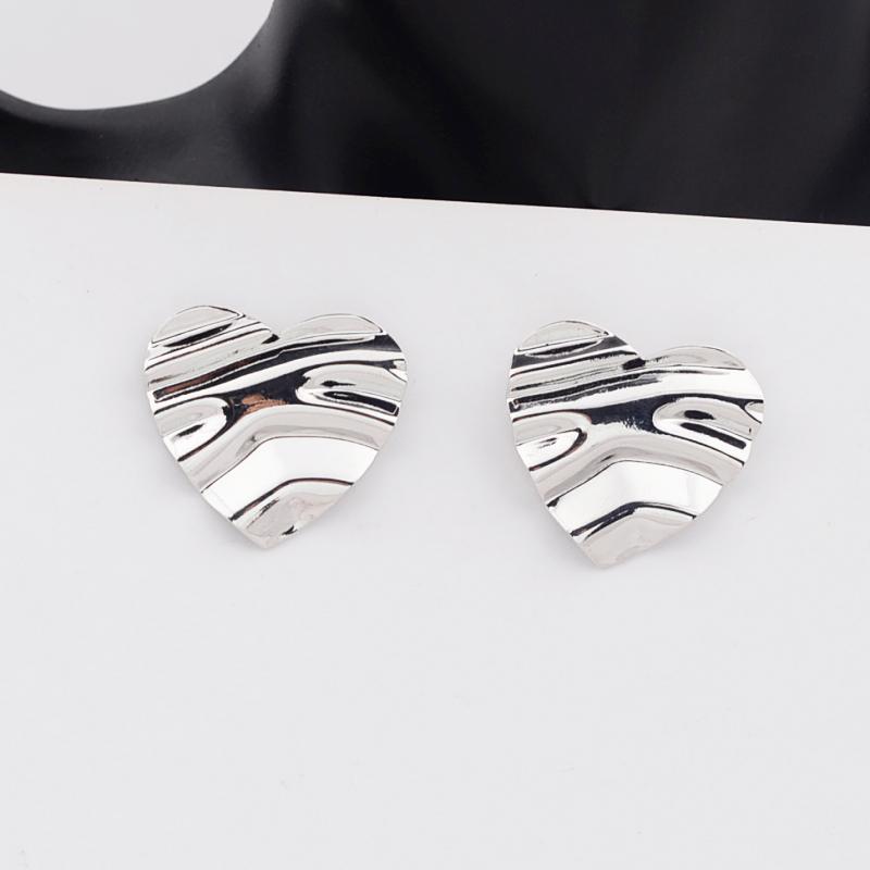 Wrinkle Heart Women's Stud Earrings Folded Small Love Heart Bohemian Female Ear Accessories Unusual Earrings boucle oreille