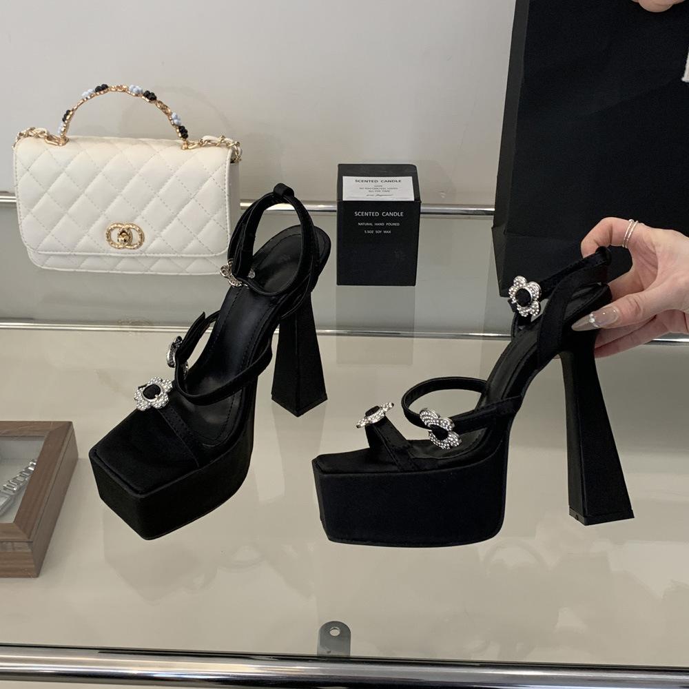 

Весна и лето 2025 новые модные универсальные сандалии женские на толстом высоком каблуке с ремешком из одного слова, квадратным носком и открытым носком, на водонепроницаемой платформе 41 чёрный