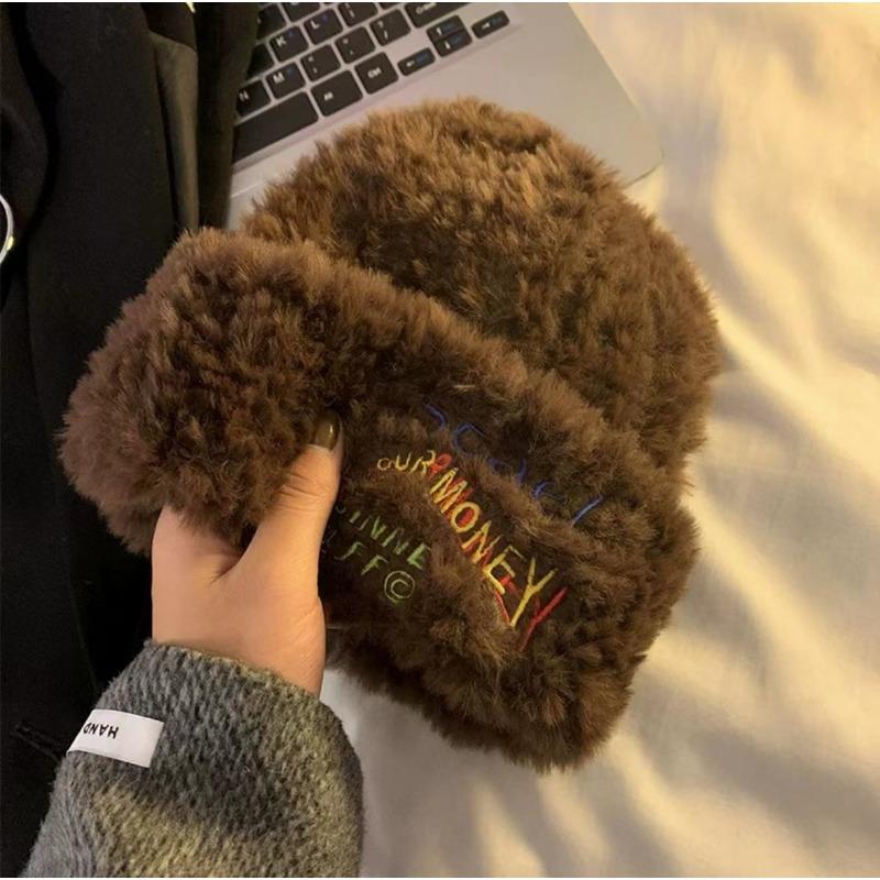 A Thick Loose Knitted Ear Protecting and Warm Cold Cap with A Large Head Circumference In Korean Style