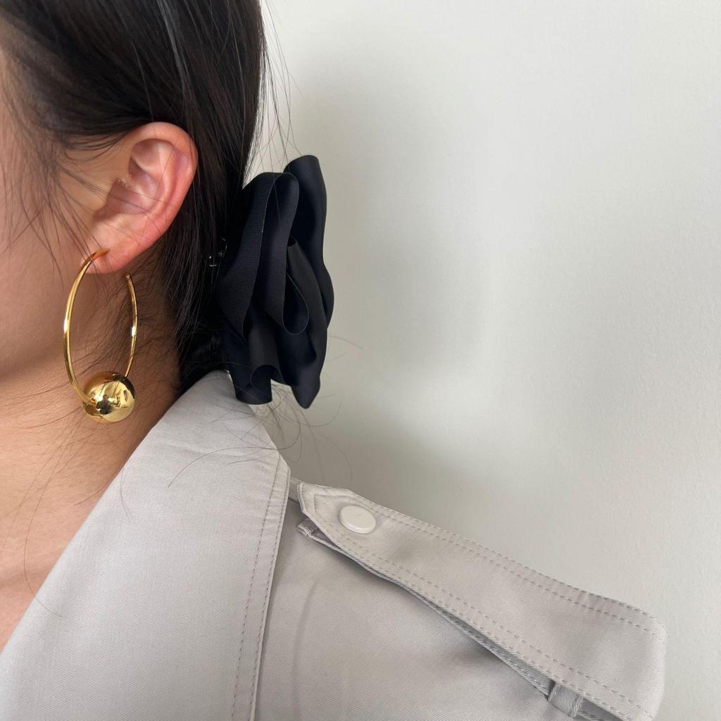 Simple Geometric Ball Earrings, Earrings, Light Luxury Earrings, High-End Sense, Niche Cold Wind Earrings.