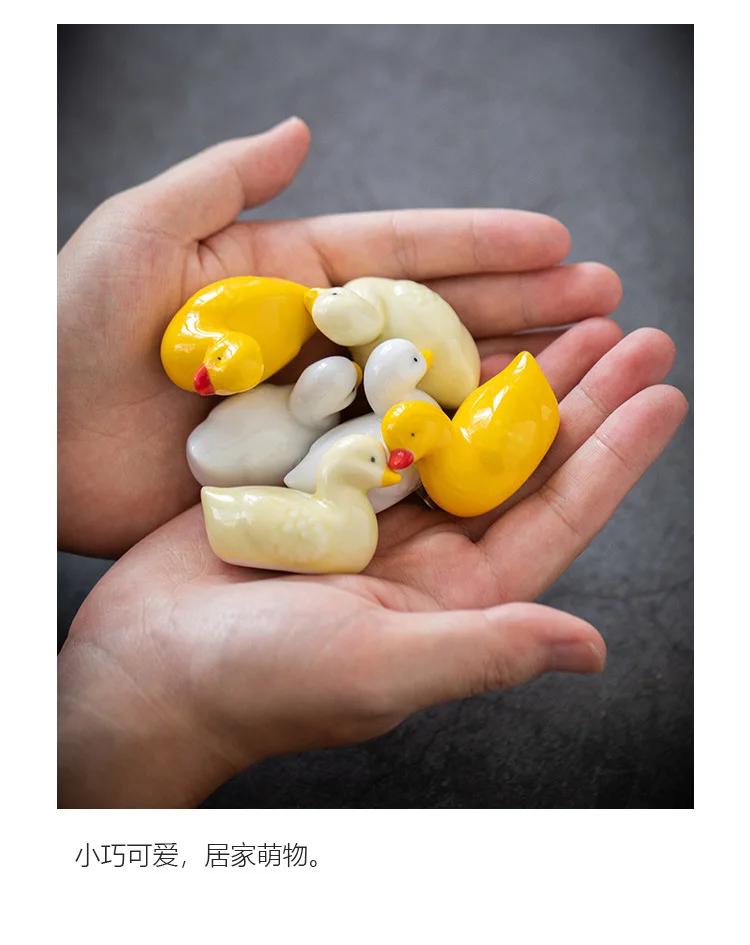 1PC Cute Porcelain Duck Shape Ceramic Chopsticks Holders Chopstick Stand Shelf Ducks Spoons Fork Rack Ceramic Rest Flatware