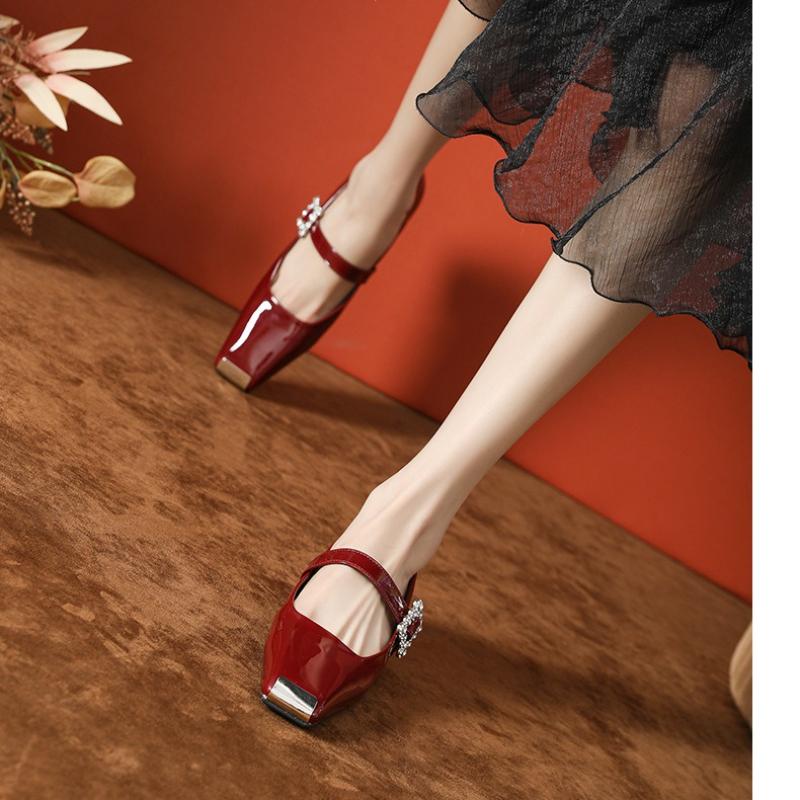New Metal Toe Low Heel Patent Leather Mary Jane Shoes Women Red T-Bar Strap Chunky Heel French Style Flats