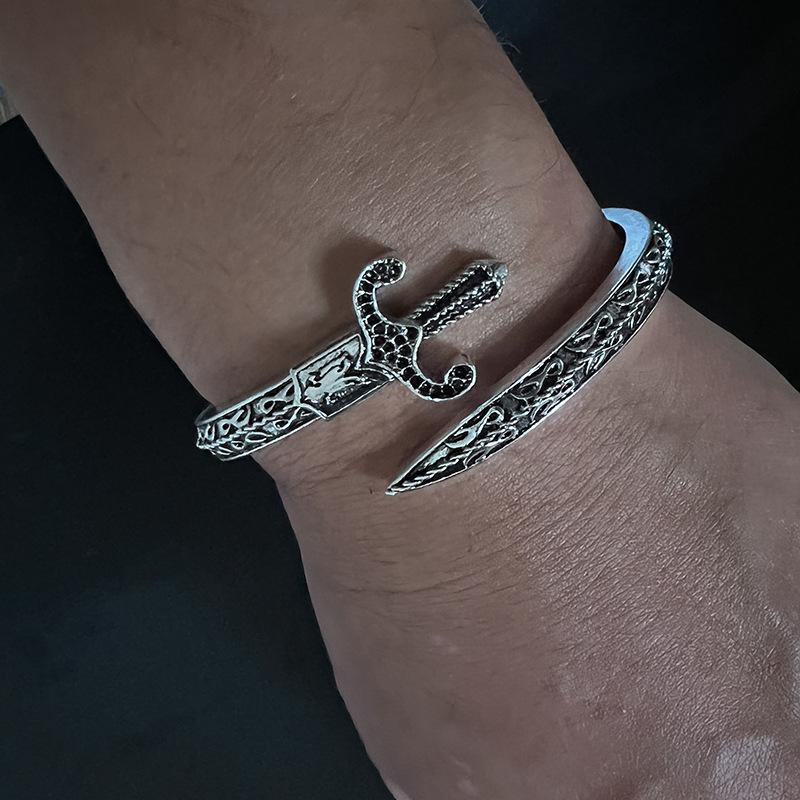 Vintage Sword Bracelet Versatile Totem Gothic Serpentine Bracelet