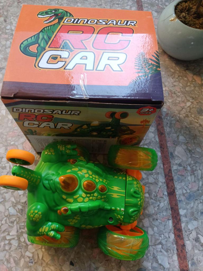 2.4G Remote Control Spider Stunt Car for Kids - 360° Off-road Light-Up Adventure Toy