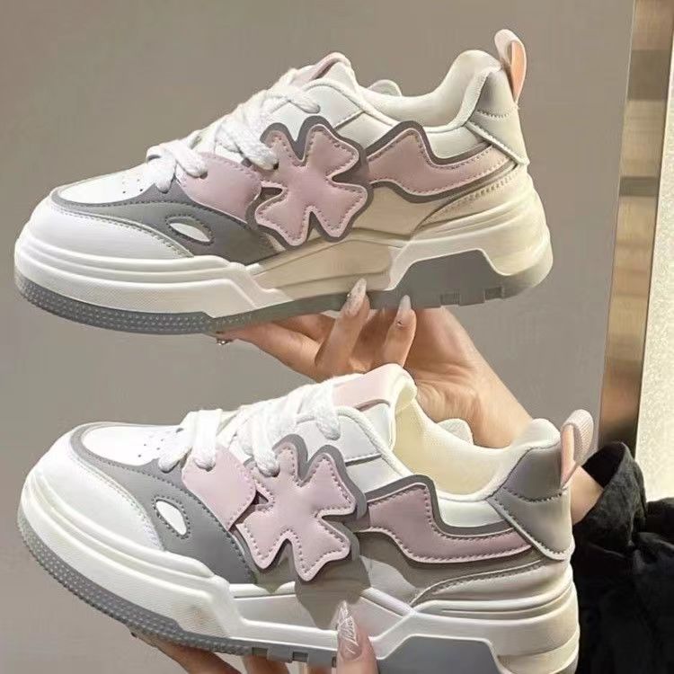 

Internet celebrity four-leaf clover summer new breathable thick sole heightening casual versatile sports board shoes white shoes 35 білий