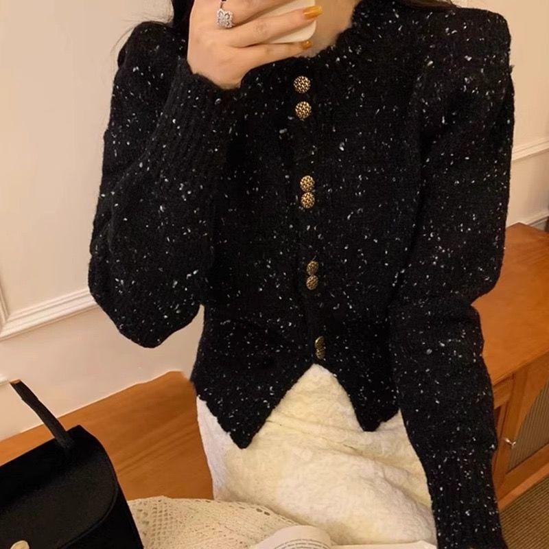Autumn and winter Korean version new round neck slim fit top mixed color single breasted sweater for women's fashion trend