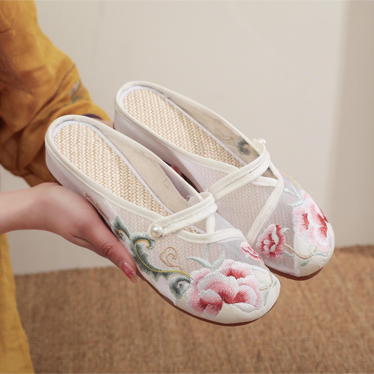 Hua Rou 2024 Summer Embroidered Low Heel Women s Mesh Shoes - Old Beijing Style 40 1469₽