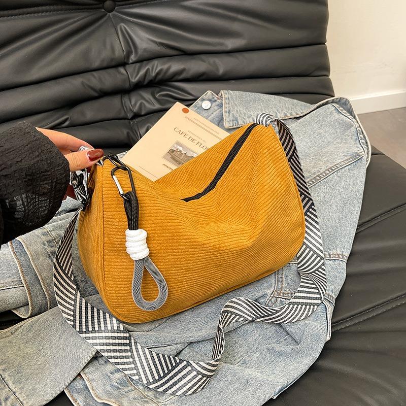 Fashion Versatile Commuter Women's Bag Large Capacity Messenger Bag Corduroy Simple Casual Shoulder Bag Commuter Bag