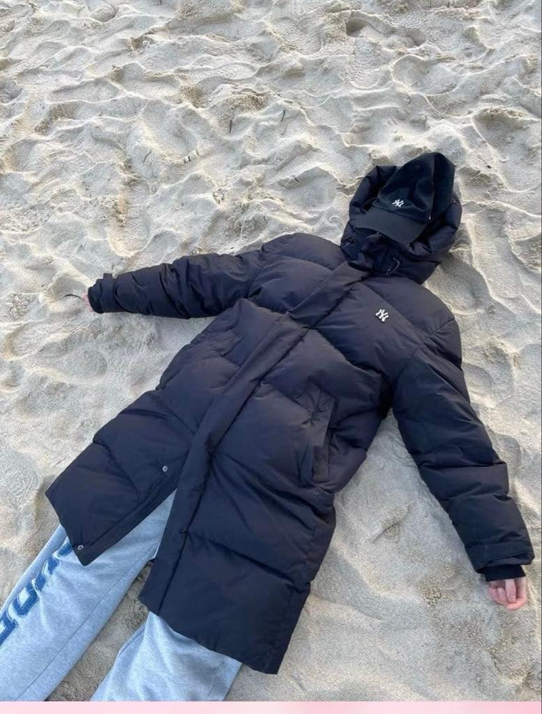 [USED] Sweatshirt Worn by Stray Kids' Hyunjin, Available Today Only