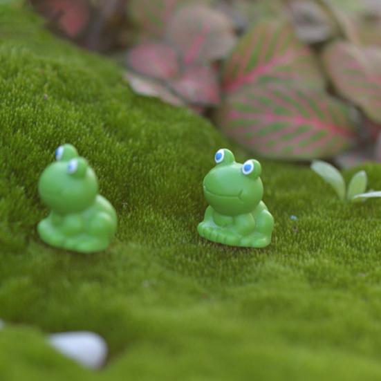 Mini Green Frog Figurines Garden Statues Adorable Appearance Vibrant Color Compact Size Frog
