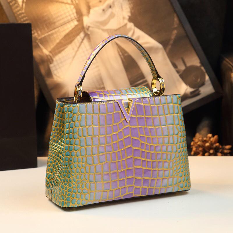 2024 Genuine Leather Crocodile Pattern Tote: Versatile Women's Shoulder & Crossbody Bag