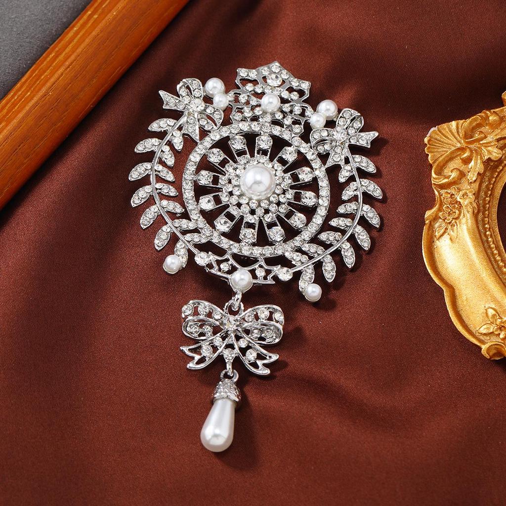 Vintage Baroque Bow Rhinestone Brooch Pin