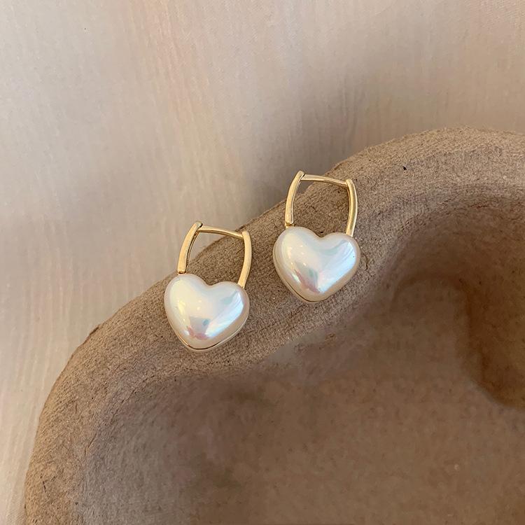 Elegant Pearl Heart Earrings: High-End Korean Style